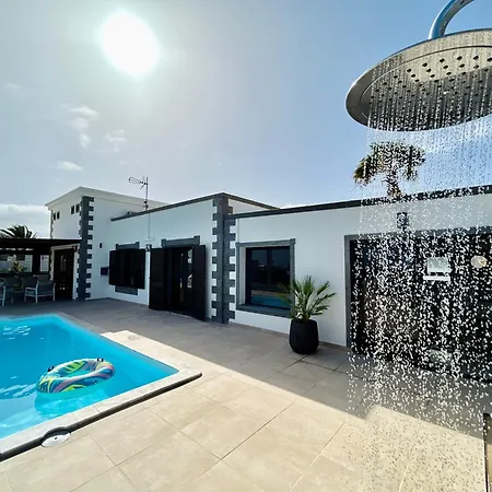 Ocean Lanzarote * بلايا بلانكا